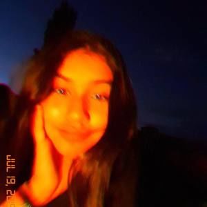 Meet your Posher, Anahi